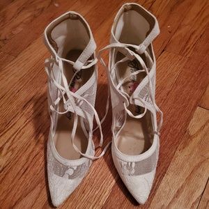 White Lace Pump